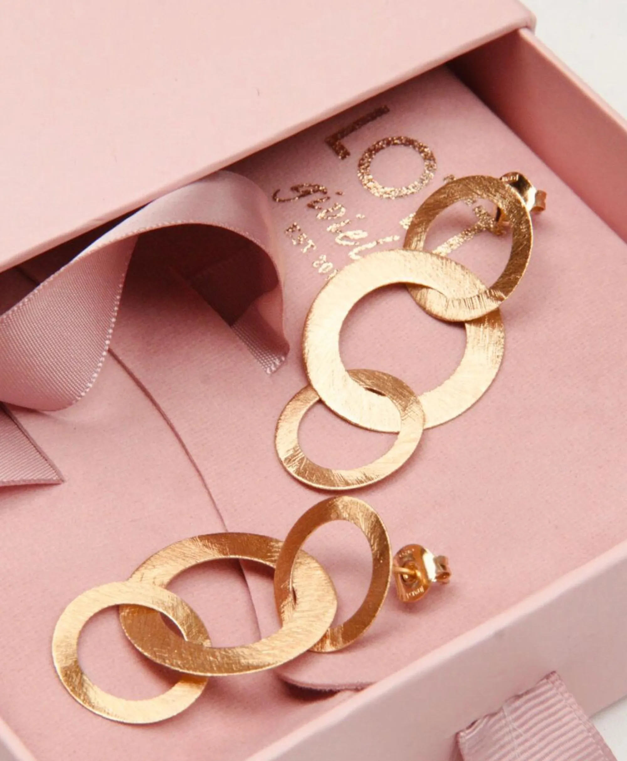 Lott. Gioielli Oorbellen Tripple Rounde Op Goud*Dames Sieraden